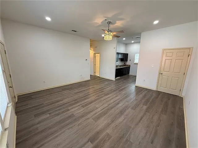 2 bed, 1.0 bath, 922 sqft, $1,800 — Photo 3