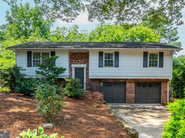 1052 Rabun Dr NW, Lilburn, GA 30047