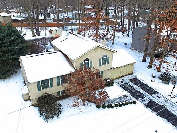 4th image of 7815 Castle Rock Dr NE