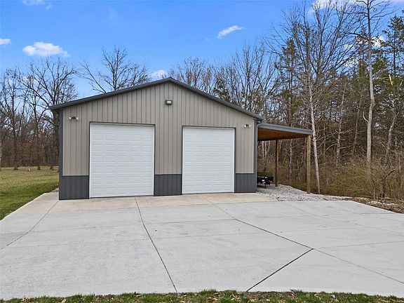 3rd image of 2908 Eagle Pointe Dr