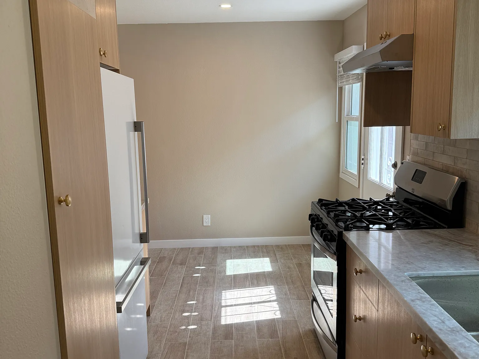 1 bed, 650 sqft, $2,150 — Photo 3