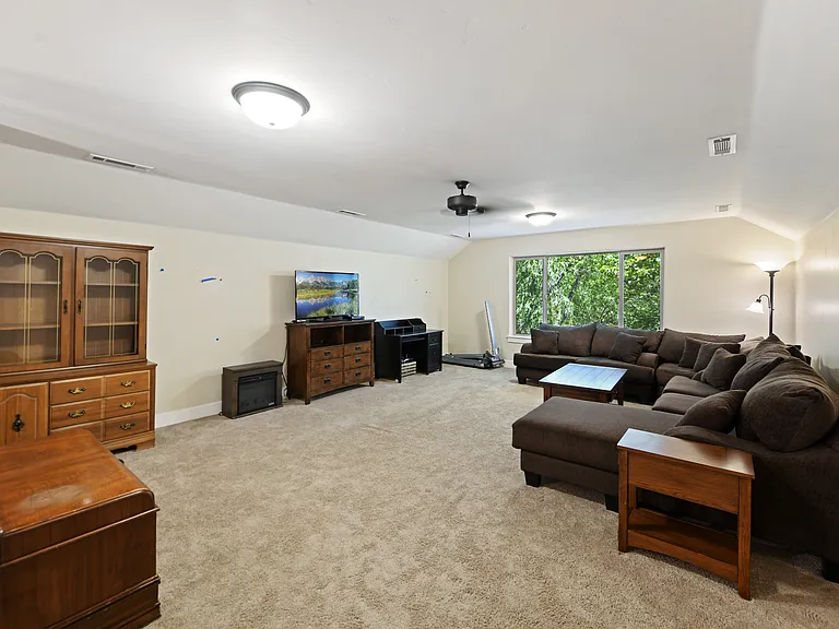 296 E Grove Creek Ln — Photo 4