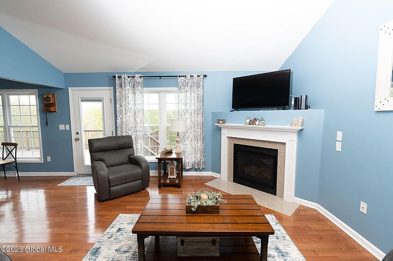 3rd image of 53 Dormie Avenue