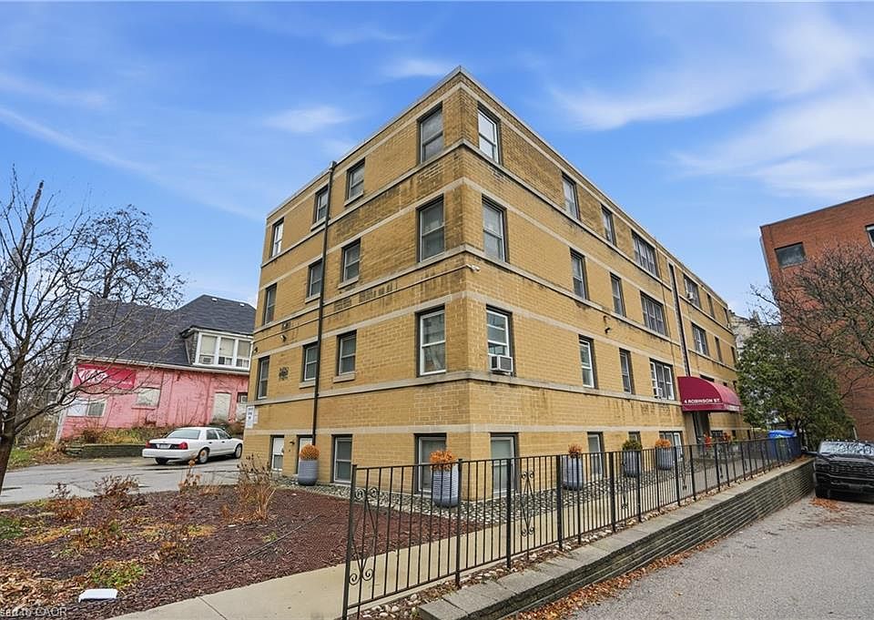 1st image of 4 Robinson St #9