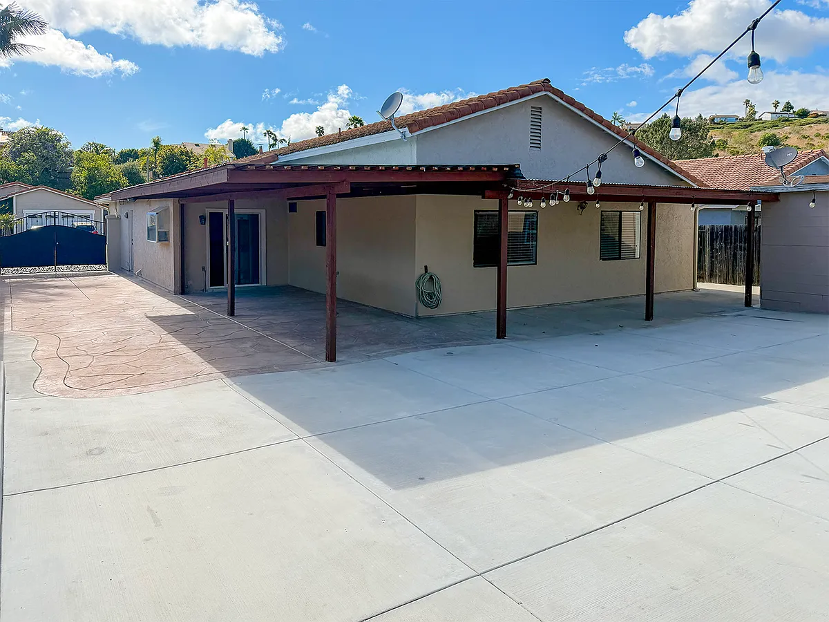 Building Photo - 772 Valley Crest Dr