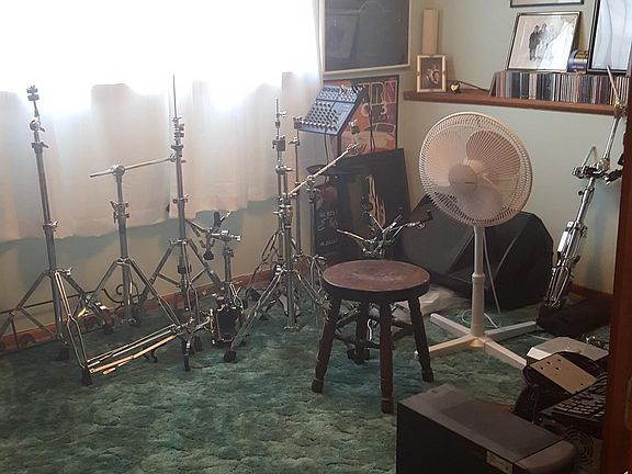 3rd image of 2834 Bret Ave