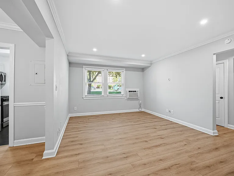906 S Washington St #111 — Photo 13