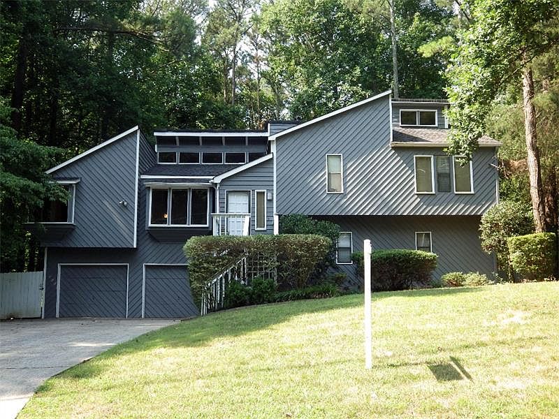 1st image of 4870 Tremont Dr NE