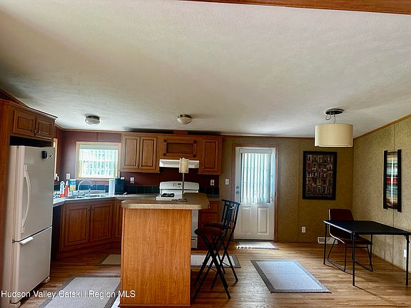 4th image of 106 Deer Haven Lane