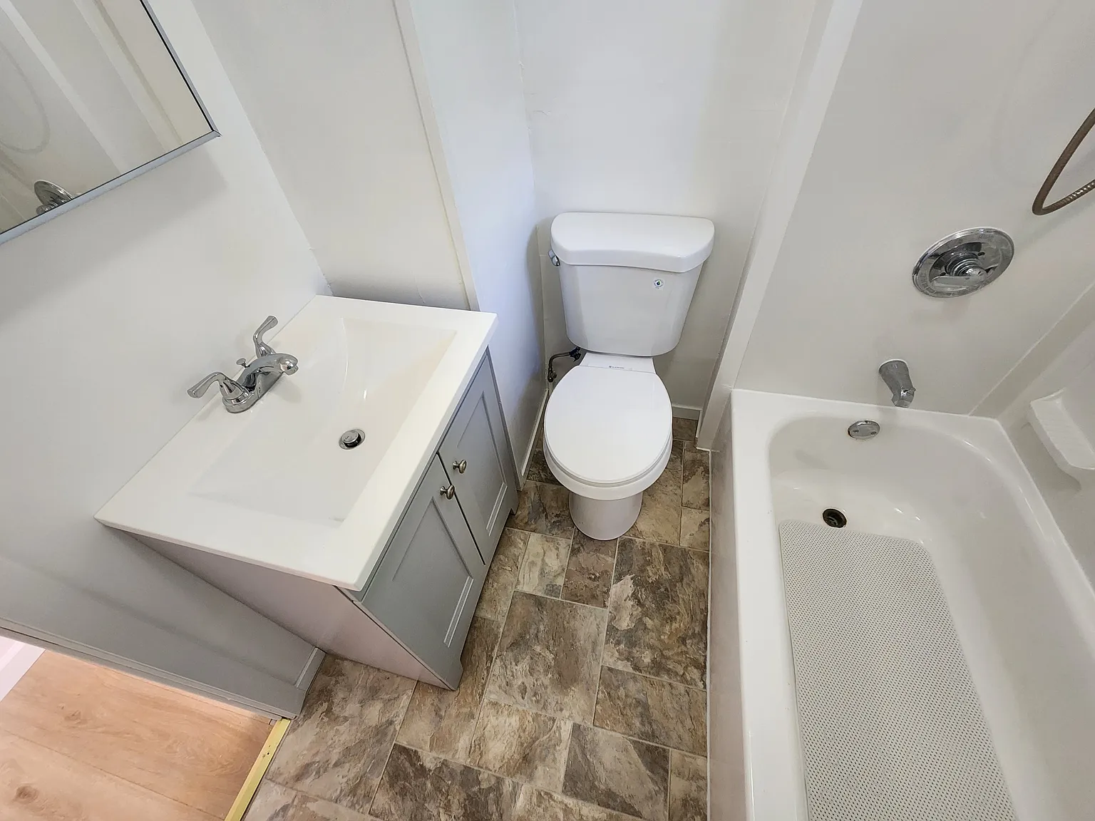2 bed, $2,400 — Photo 3