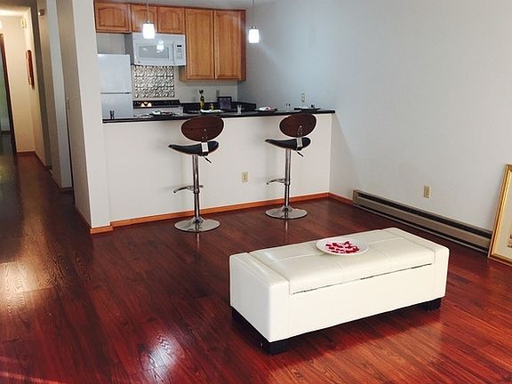 3rd image of 17431 Ambaum Blvd S Unit D53