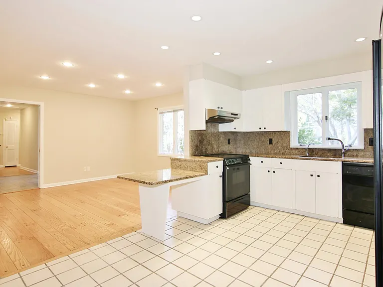 16 Fado Ln — Photo 8