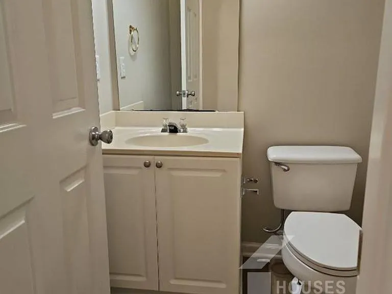210 Stapleford Park Dr — Photo 16