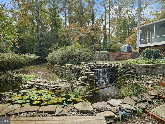 5th image of 531 Lakeview Cir