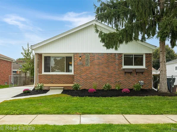21706 Avalon St, Saint Clair Shores, MI 48080