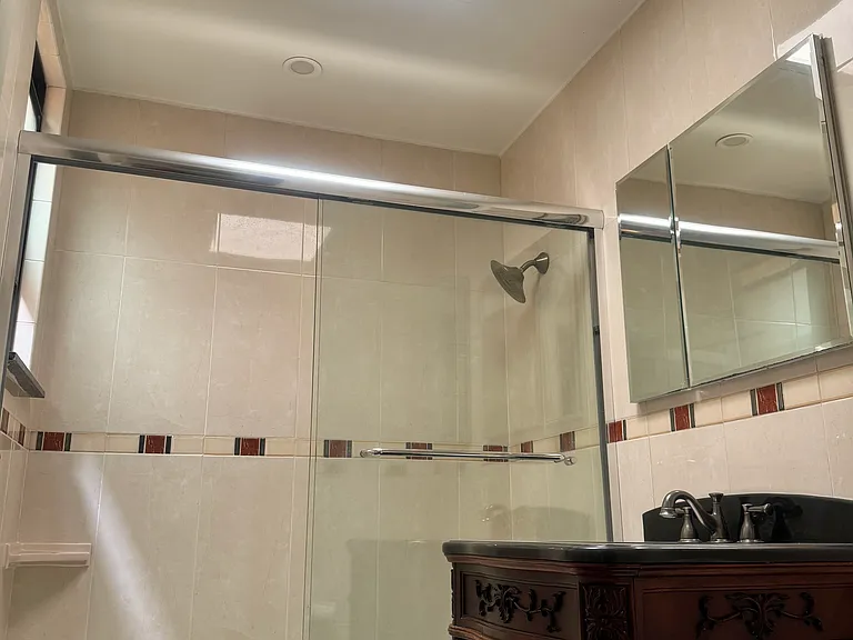 72 Robblee Ave — Photo 9