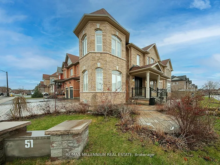 51 Kincardine St — Photo 2