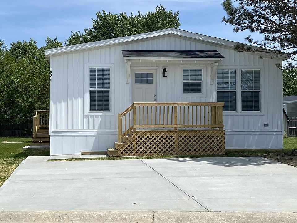1st image of 225 Pebble Creek Dr #140