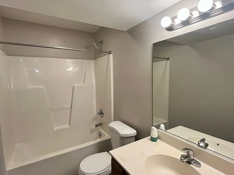 2912D Creekview Ct — Photo 11