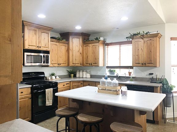 3rd image of 2661 S Lost Creek Cir