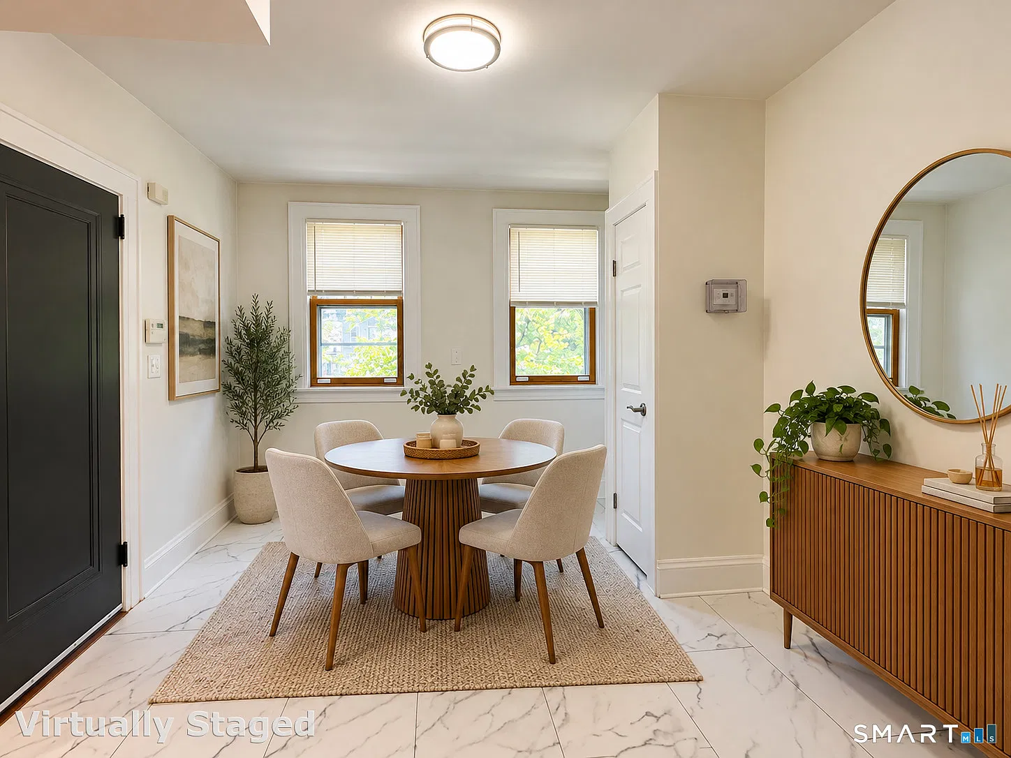 3 bed, 1.0 bath, 1104 sqft, $2,400 — Photo 1