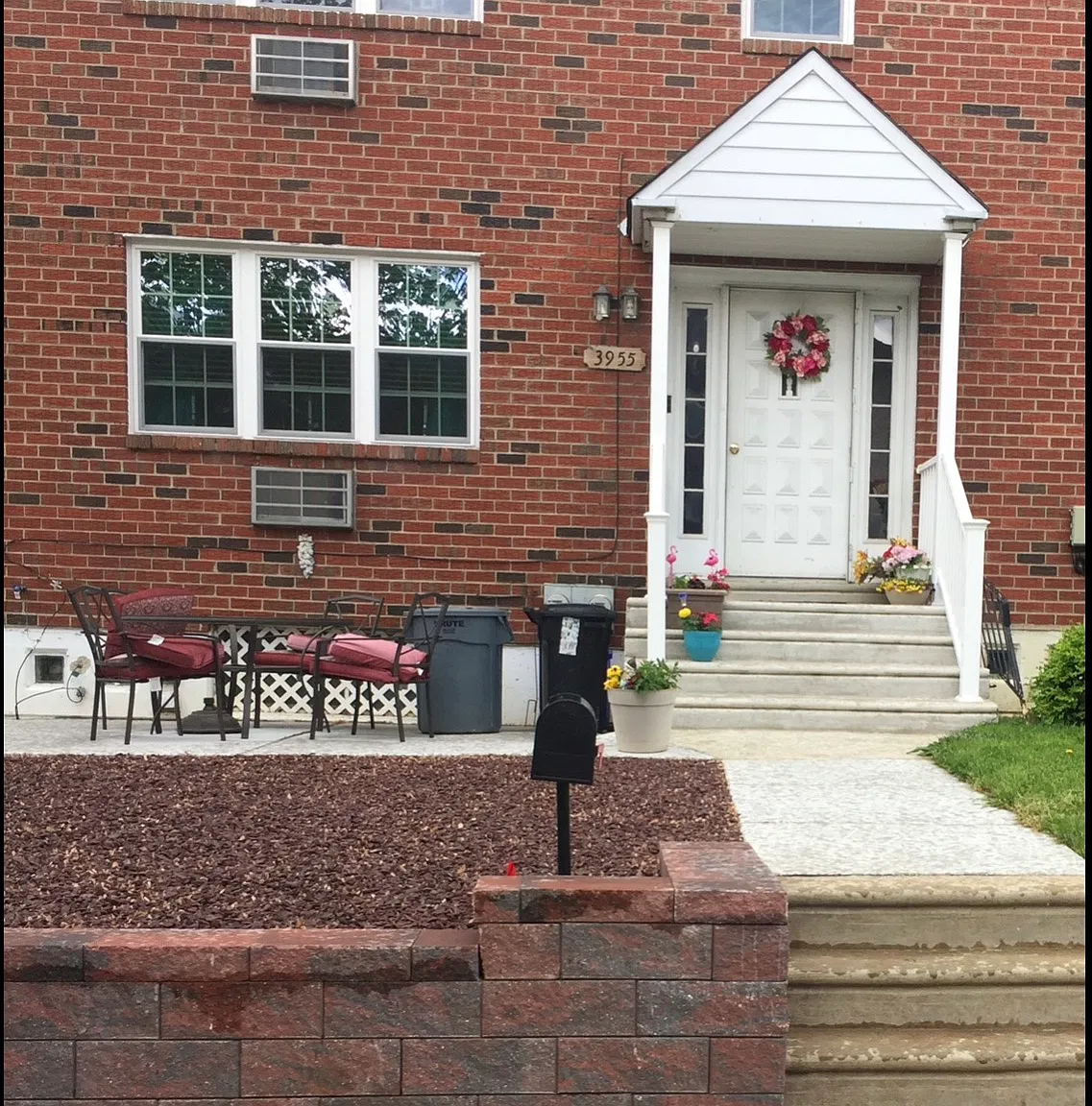 3955 Rowena Dr, — Photo 1