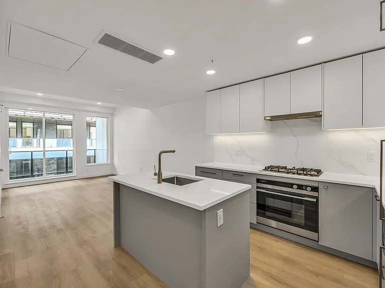 375 Clayton St #313 — Photo 5