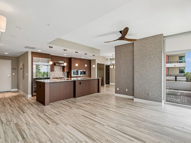 1120 E Kennedy Blvd #1030 — Photo 6