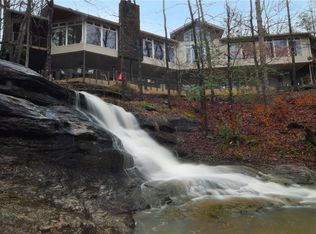 120 Edgewater Dr, Fair Play, SC 29643