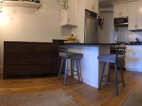 4th image of 118 W 72nd St APT 501