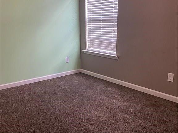 4th image of 1270 Maxwell Cir
