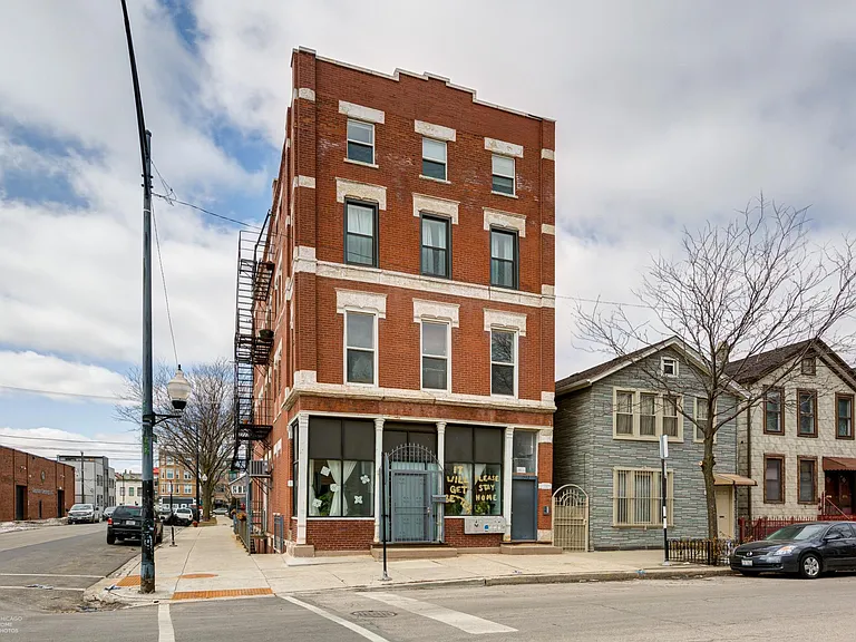 1942 S May St #1F — Photo 1