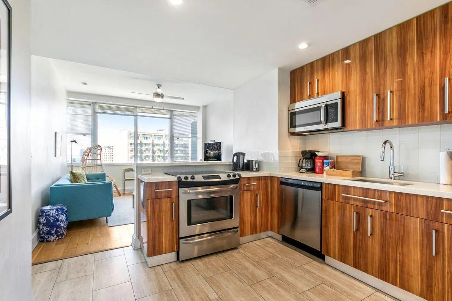 1 bed, 1.0 bath, 807 sqft, $3,970 — Photo 4
