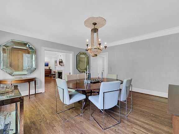 4th image of 4420 Warner Pl