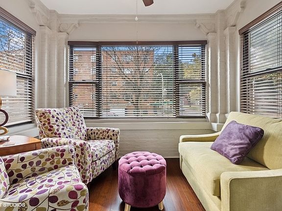 3rd image of 5927 N Kenmore Ave APT 1