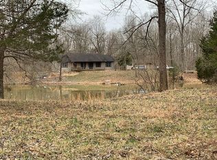 1296 Country Club Rd, Carbondale, IL 62903