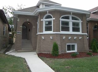 6449 N Mozart St, Chicago, IL 60645