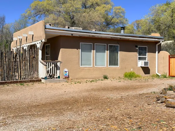 4 Platt Ct, Espanola, NM 87532