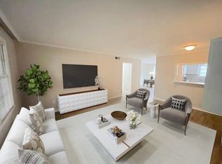 9 Berkley Pl, Savannah, GA 31405