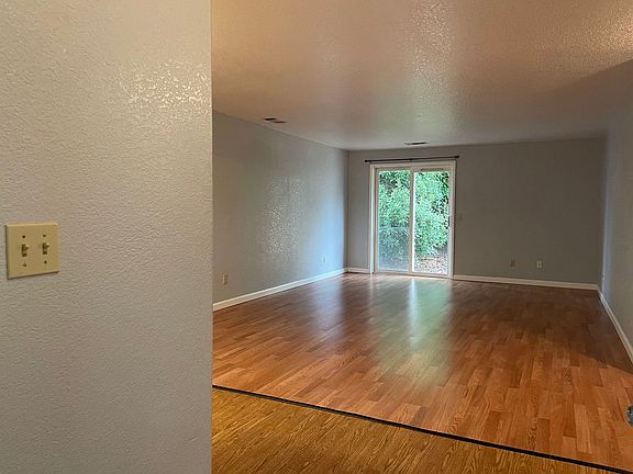 2nd image of 1391 Kokanee Ln