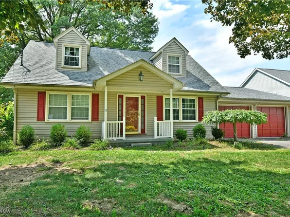 1141 Howell Ave, East Palestine, OH 44413