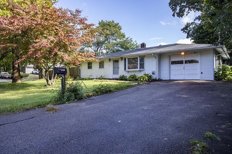 1st image of 107 Connell Ave