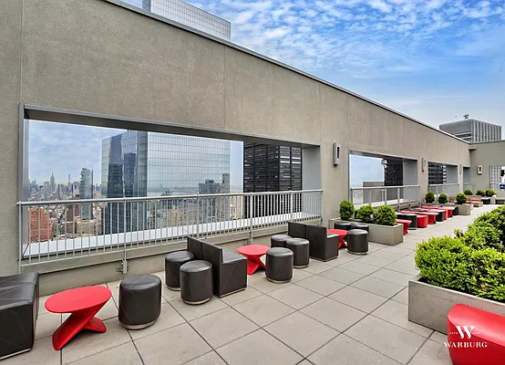 Rented by Warburg | media 30