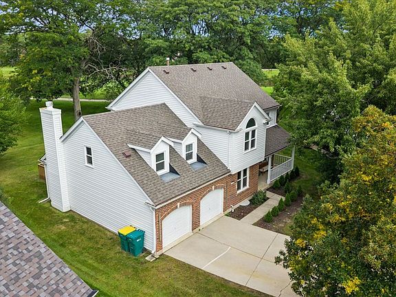 4th image of 2328 Acorn Pl