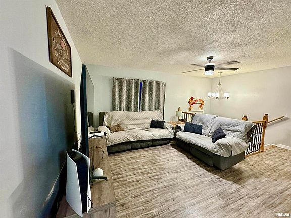 3rd image of 515 31st Ave W