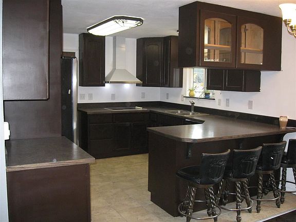 2nd image of 200 W Circle Dr
