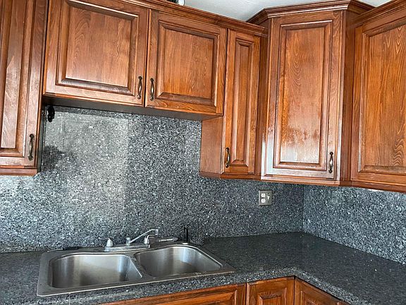 3rd image of 1844 Aileron Ave
