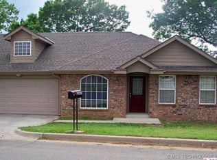 2807 Edgewood Ave, Bartlesville, OK 74006