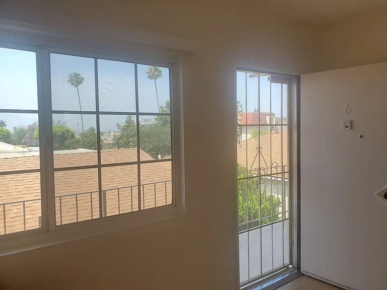 1128 Raymond Ave #6 — Photo 3