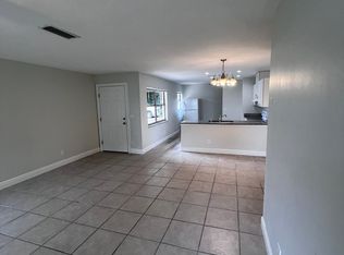 209 Palmetto Rd E #B, Nokomis, FL 34275